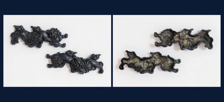 二疋獅子図目貫 無銘（脇後藤）