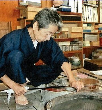 日本刀研磨・春藤の仕事の様子